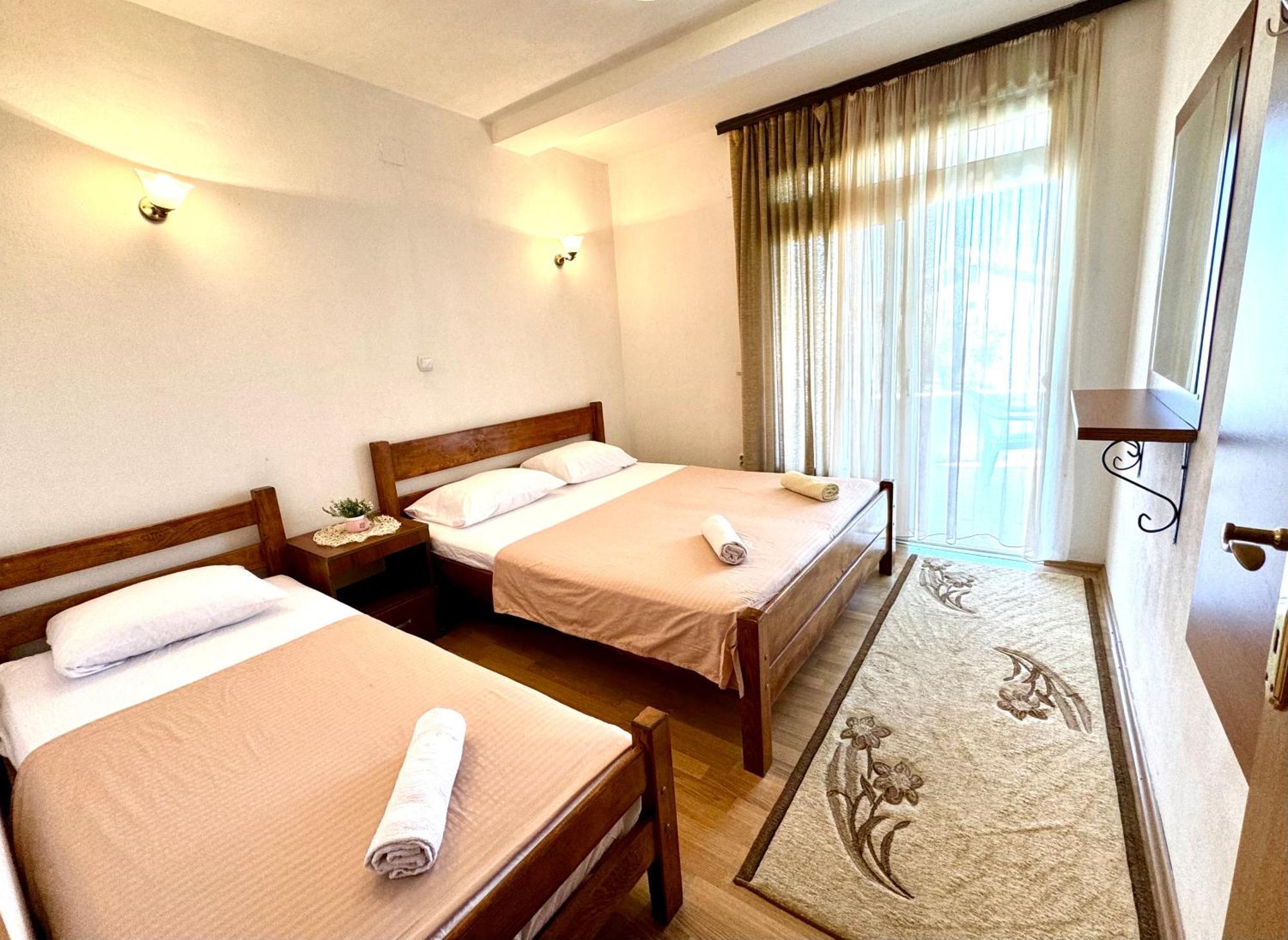Apartments Flamingo Ulcinj Esterno foto